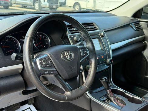 Used 2017 Toyota Camry SE FWD image 20