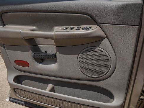 Used 2005 Dodge Ram 1500 Truck SLT image 35