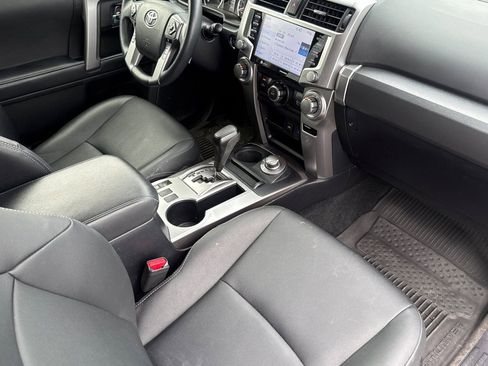 Used 2022 Toyota 4Runner TRD Sport AWD/4WD image 18