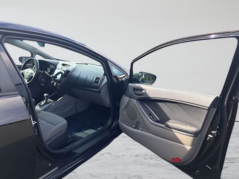 Used 2016 Kia Forte LX FWD image 17
