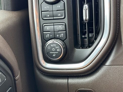 Used 2021 Chevrolet Silverado 2500 LTZ w/ LTZ Premium Package AWD/4WD image 35
