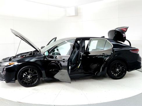 Used 2024 Toyota Camry XSE FWD image 10