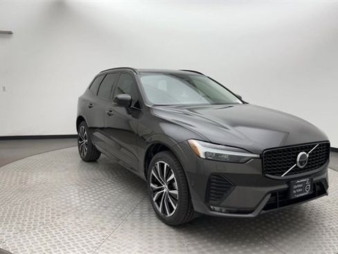 Certified 2023 Volvo XC60 B5 Plus w/ Climate Package image 8