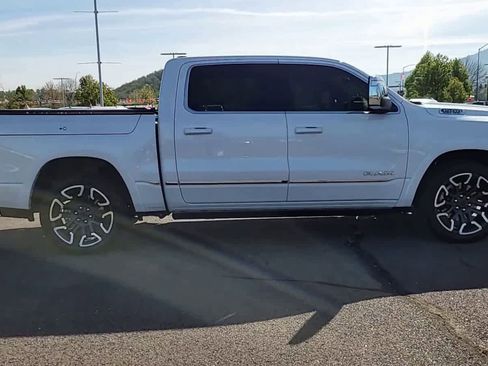Used 2025 RAM 1500 Limited AWD/4WD image 9