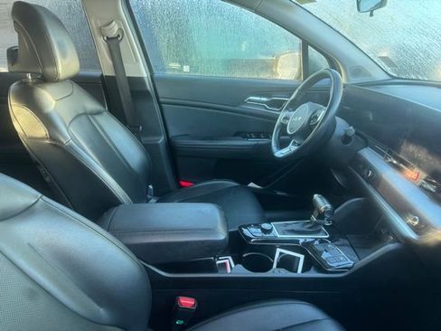 Certified 2023 Kia Sportage SX image 8