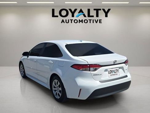 Used 2024 Toyota Corolla LE image 3