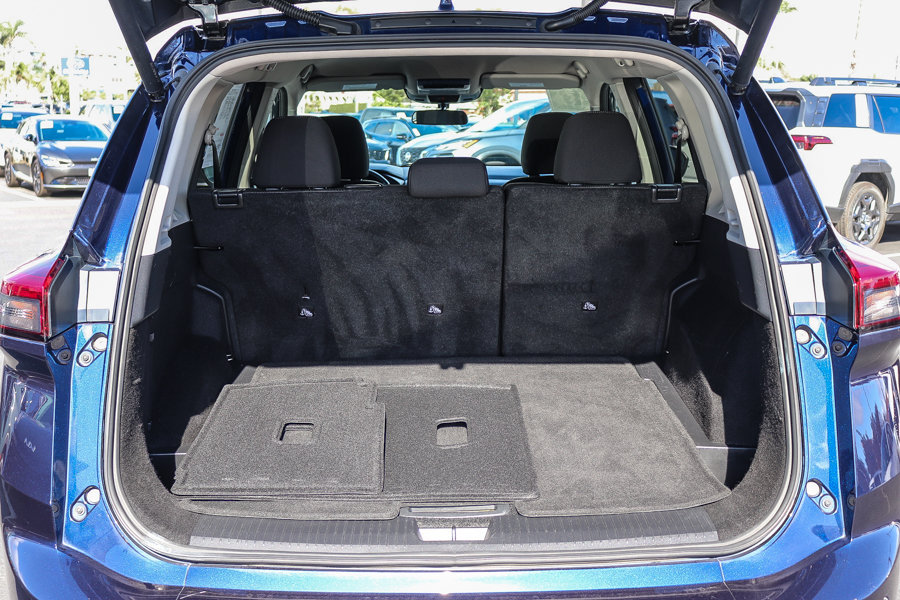 Used 2025 Nissan Rogue SV AWD/4WD image 25