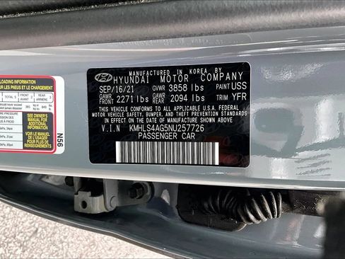 Used 2022 Hyundai Elantra SEL w/ Convenience Package FWD image 3