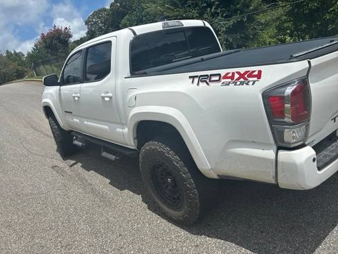 Used 2020 Toyota Tacoma TRD Sport w/ TRD Premium Sport Package AWD/4WD image 2