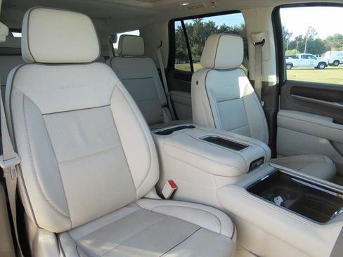 Used 2021 GMC Yukon Denali image 8