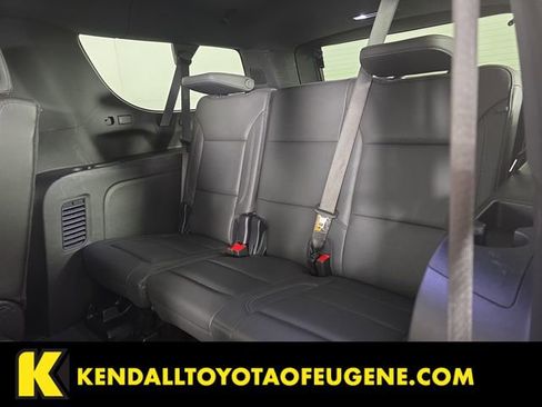 Used 2025 Chevrolet Suburban Z71 AWD/4WD image 21