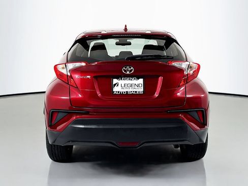 Used 2018 Toyota C-HR XLE FWD image 5