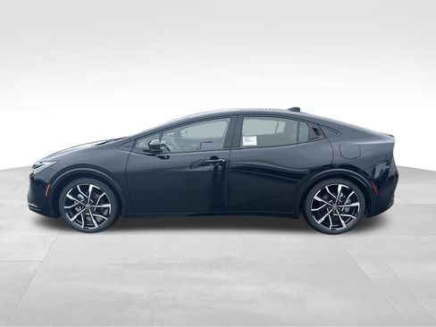 New 2026 Toyota Prius Plug-In Hybrid FWD image 2
