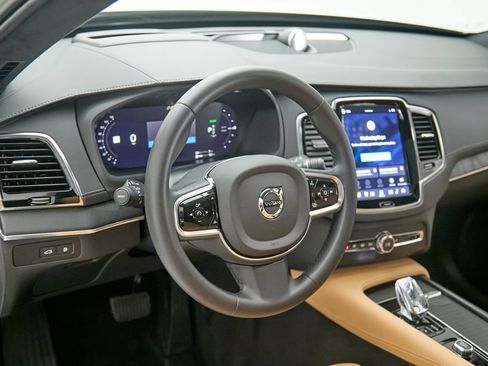 Certified 2023 Volvo XC90 T8 Ultimate w/ Lounge Package AWD/4WD image 13