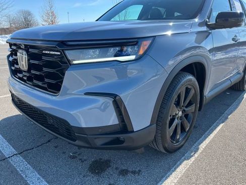 Used 2025 Honda Pilot Black Edition image 4