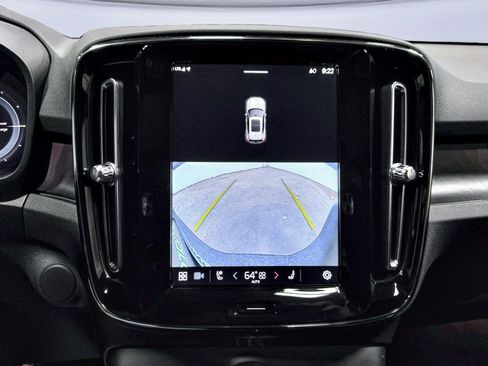 Used 2023 Volvo XC40 Recharge Plus image 14