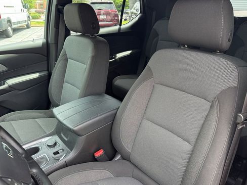 Used 2023 Chevrolet Traverse LT w/ Midnight/Sport Edition AWD/4WD image 9