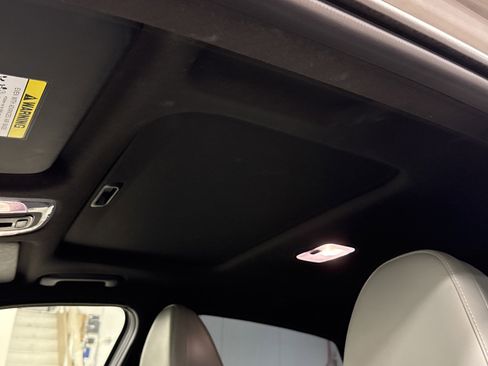 Used 2024 Hyundai Elantra Limited image 16