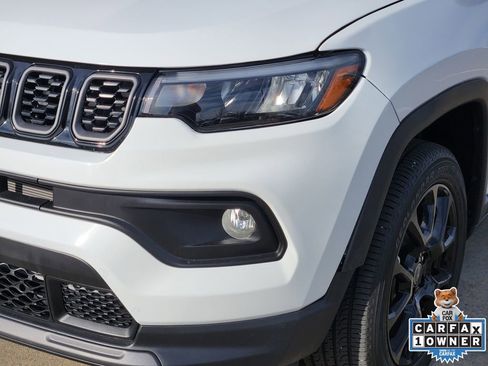 Used 2025 Jeep Compass Latitude w/ Convenience Group image 12