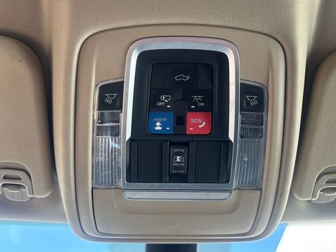Used 2020 RAM 1500 Laramie AWD/4WD image 17