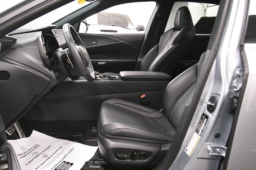Used 2024 Lexus RX 350 F Sport w/ Convenience Package AWD/4WD image 10