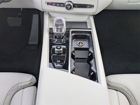 New 2026 Volvo XC60 B5 Ultra w/ Protection Package Premier image 11