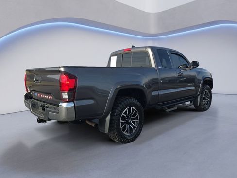 Used 2021 Toyota Tacoma SR5 w/ SR5 Appearance Package (SM) image 5