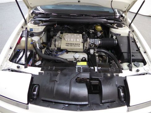 Used 1991 Buick Reatta Coupe image 25