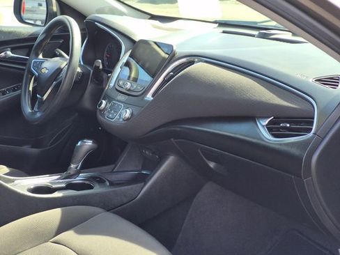 Used 2020 Chevrolet Malibu LT image 21