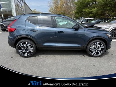 Used 2026 Volvo XC40 B5 Plus w/ Protection Package Premier AWD/4WD image 9