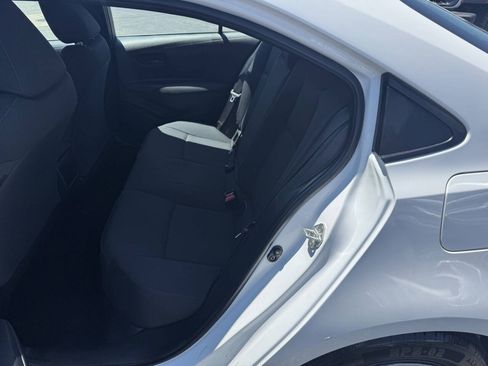 Used 2022 Toyota Corolla LE FWD image 7