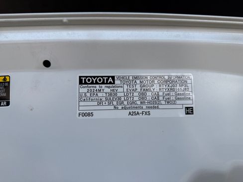 Used 2024 Toyota RAV4 XSE AWD/4WD image 14
