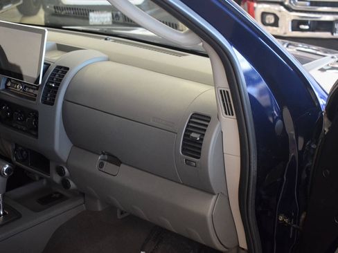 Used 2007 Nissan Frontier LE AWD/4WD image 24
