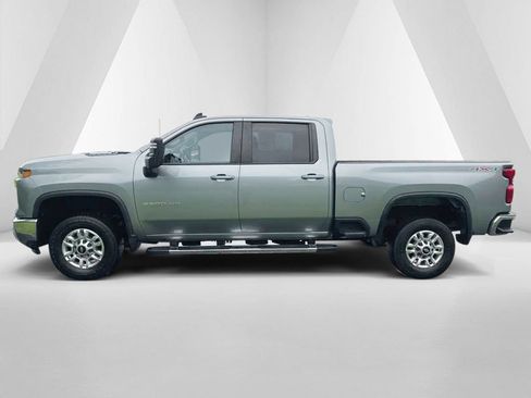 Used 2024 Chevrolet Silverado 2500 LT AWD/4WD image 4
