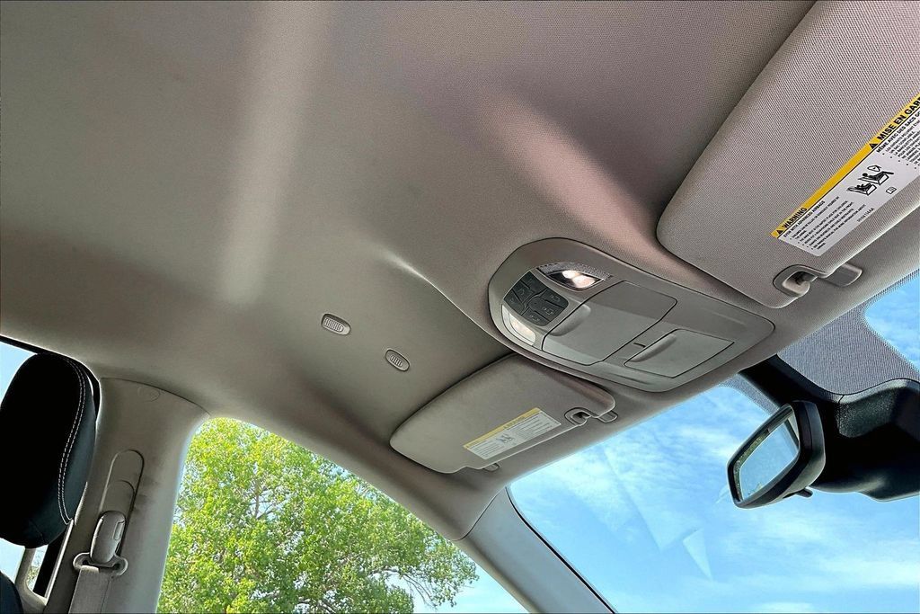 Used 2023 Chrysler Voyager LX FWD image 20