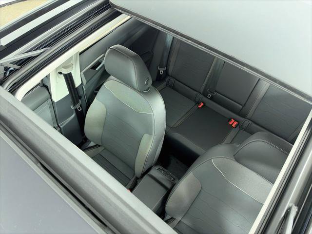 New 2027 Volkswagen Taos SE AWD/4WD image 21