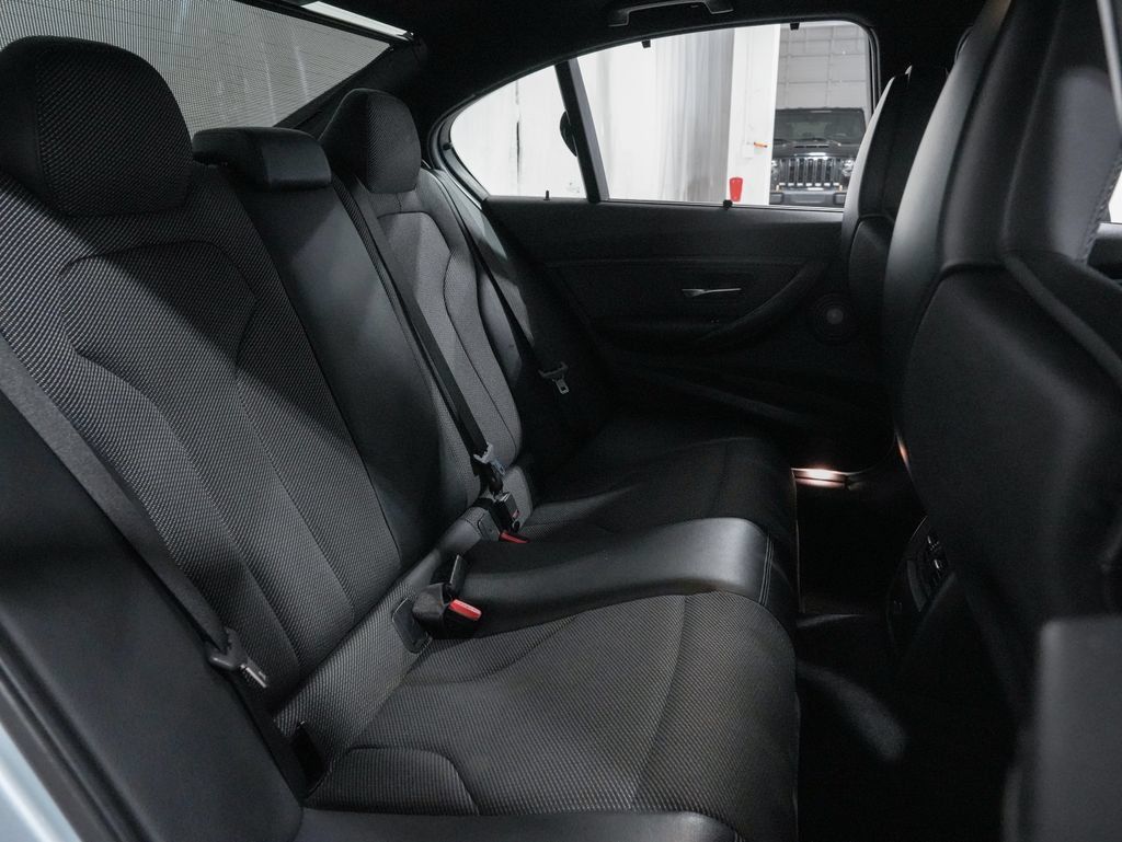 Used 2017 BMW M3 RWD image 28