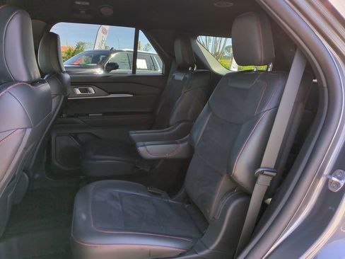 Used 2025 Ford Explorer ST image 14