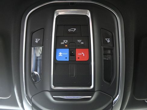 Used 2022 Jeep Grand Cherokee L Laredo image 33