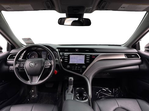 Used 2020 Toyota Camry SE w/ Carpet Mat Package FWD image 10