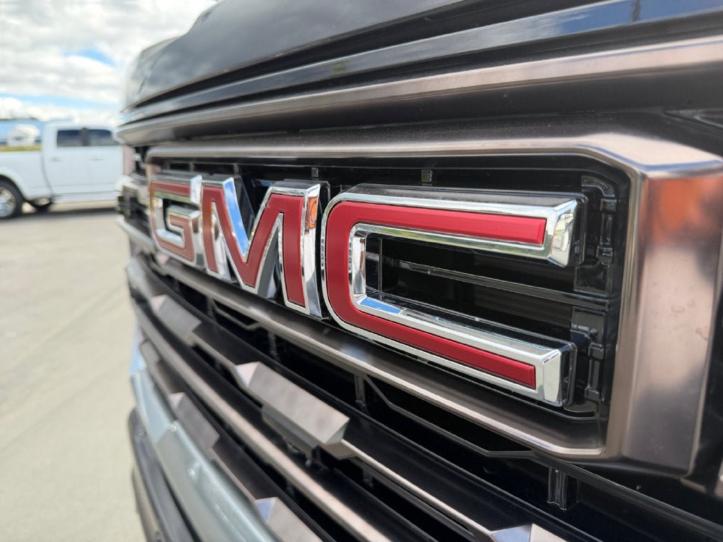 Used 2025 GMC Sierra 2500 AT4X AWD/4WD image 36
