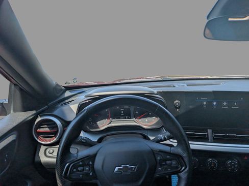 Used 2025 Chevrolet Trax RS w/ Driver Confidence Package FWD image 30
