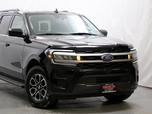 Used 2024 Ford Expedition Max XLT image 2