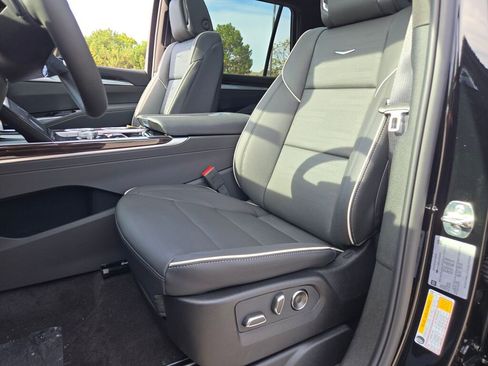 New 2026 Cadillac Escalade Luxury image 30