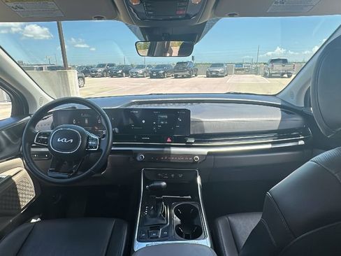 Used 2026 Kia Carnival FWD image 21