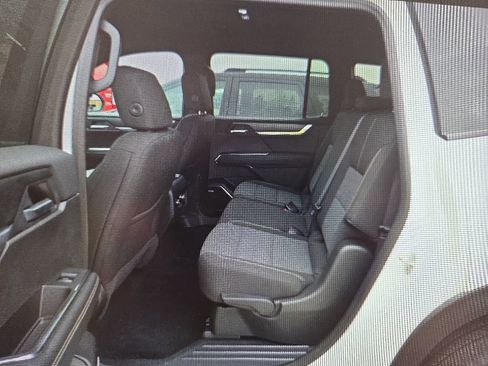 Used 2025 GMC Acadia Elevation AWD/4WD image 11