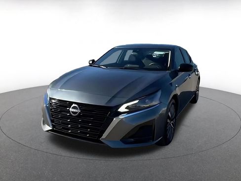 Used 2025 Nissan Altima 2.5 SV image 7