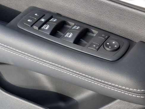 New 2026 Chrysler Pacifica Select image 14