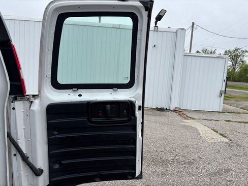 Used 2008 GMC Savana 2500 RWD image 18