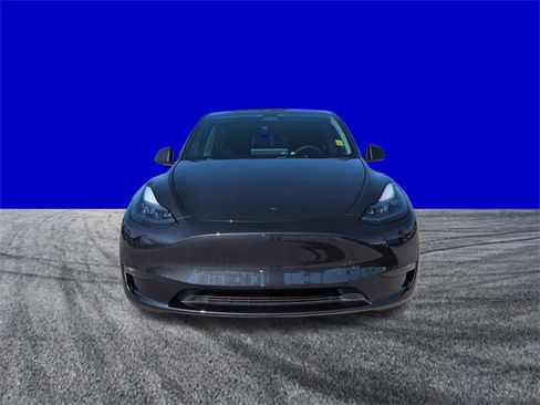 Used 2024 Tesla Model Y Long Range image 9